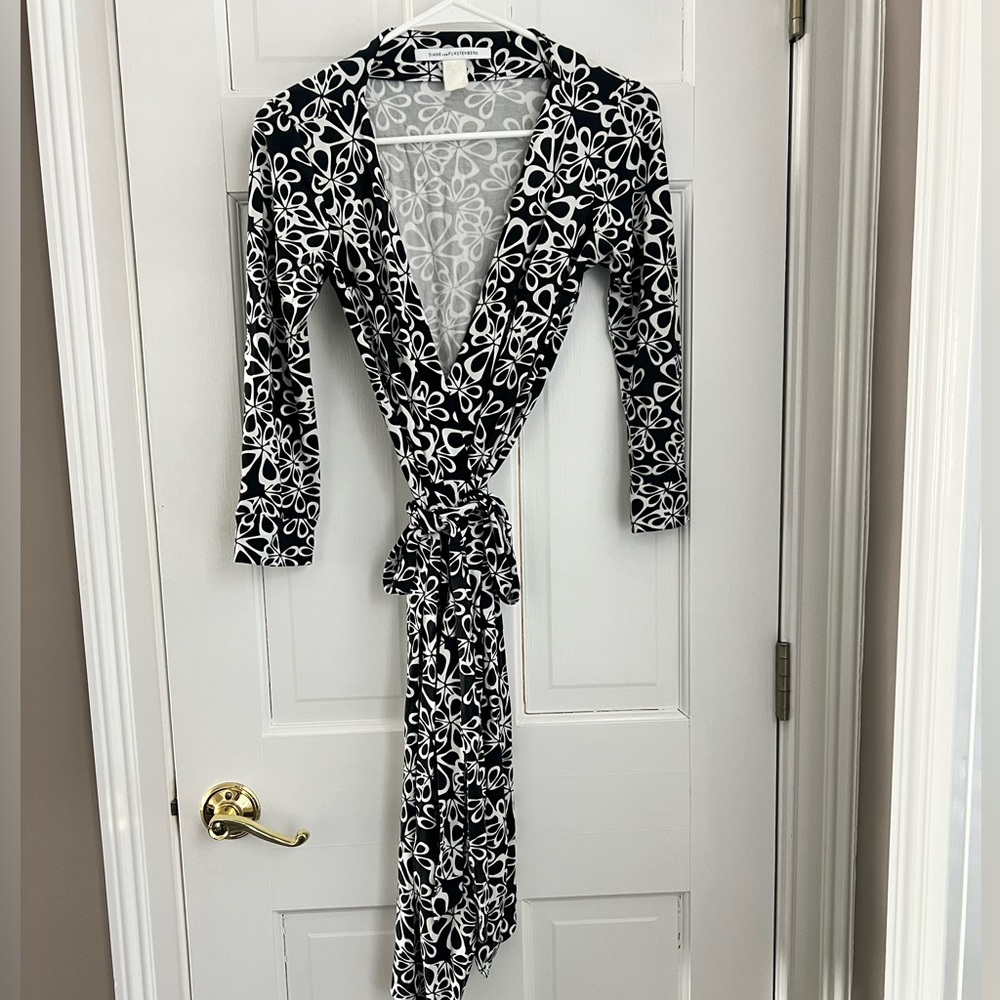 Diane Von Furstenberg b&w wrap dress